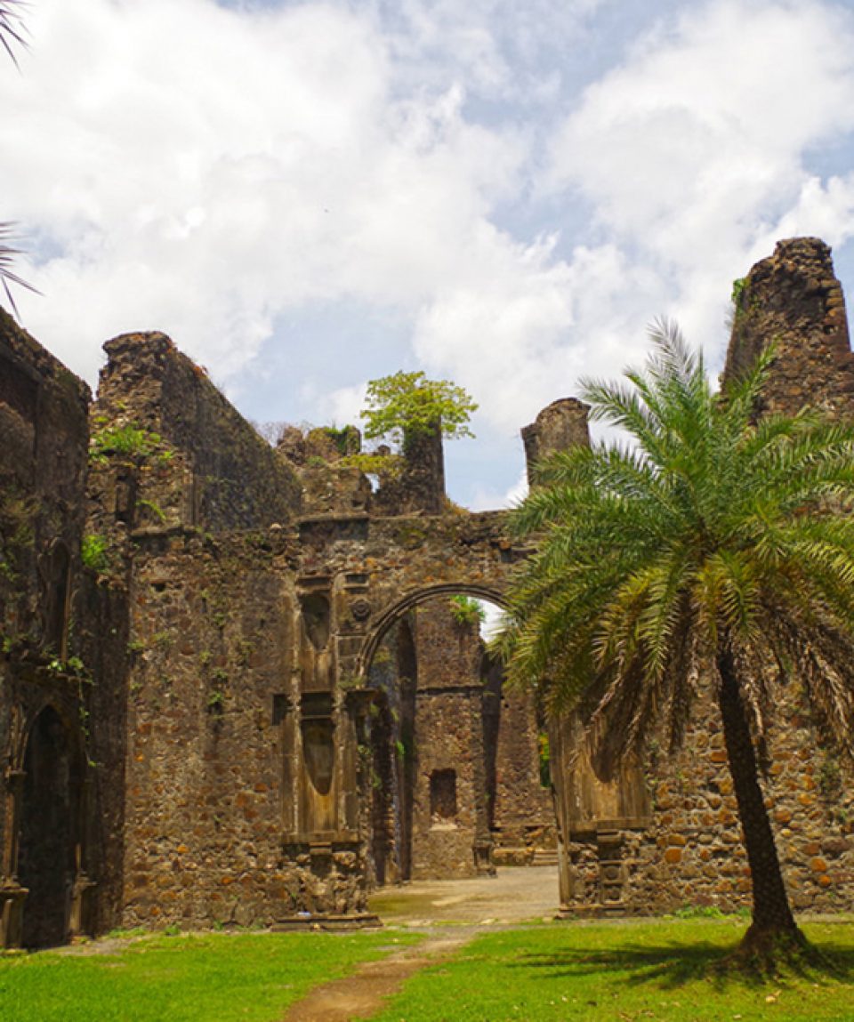 bassein fort